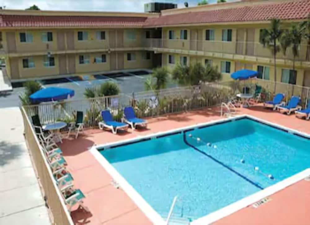 Motel 6 Riviera Beach, FL Exteriör bild