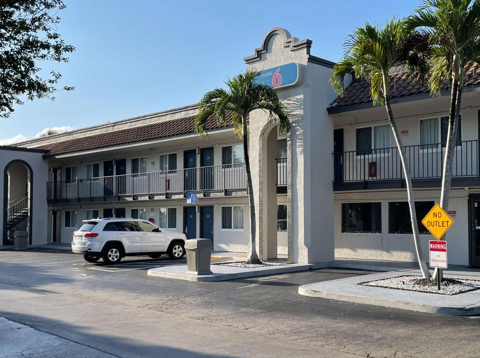 Motel 6 Riviera Beach, FL Exteriör bild